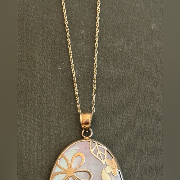NWT Mother of Pearl 18in 925/14k Yellow Gold Bonded Pendant Necklace - Picture 5 of 14